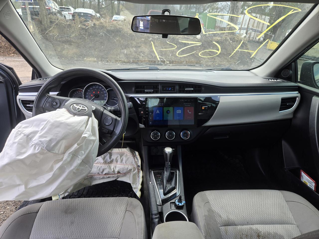 2015 Toyota Corolla LE Photo