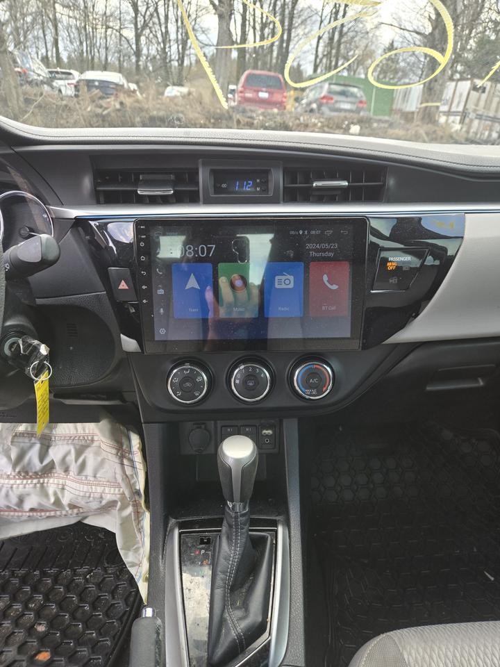 2015 Toyota Corolla LE Photo