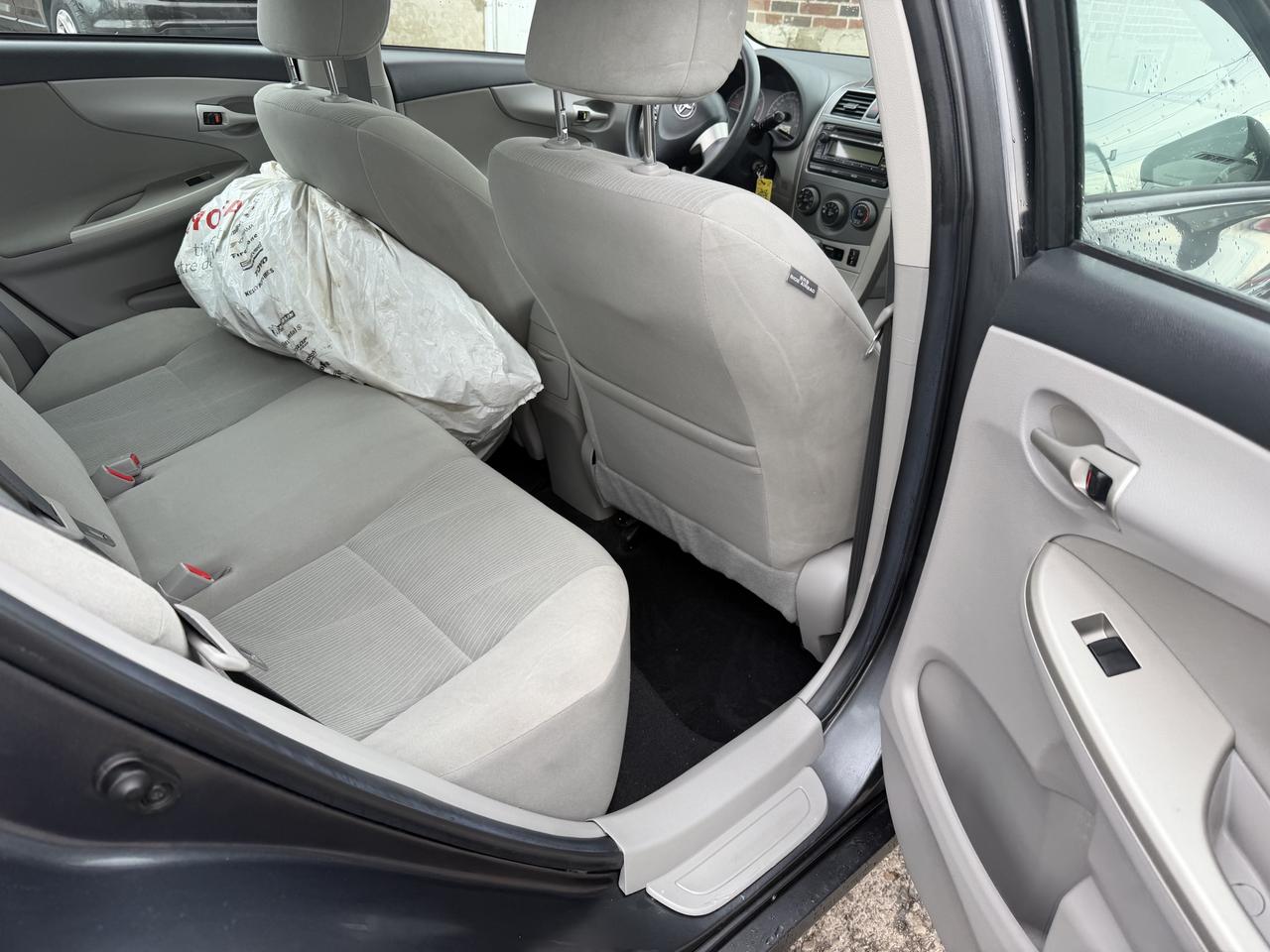 2012 Toyota Corolla LE Photo