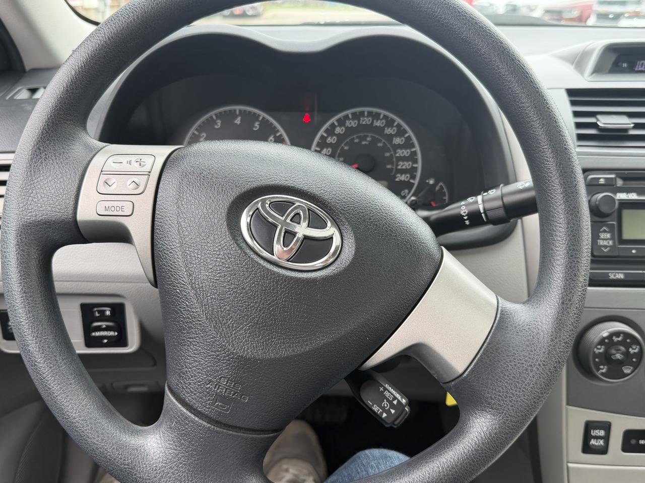 2012 Toyota Corolla LE Photo
