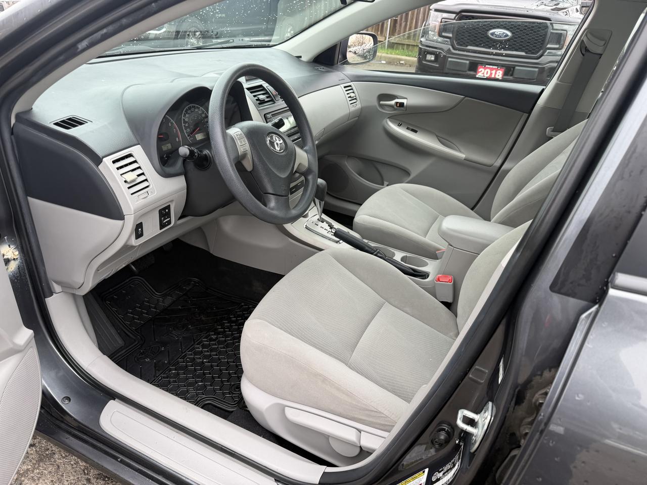 2012 Toyota Corolla LE Photo