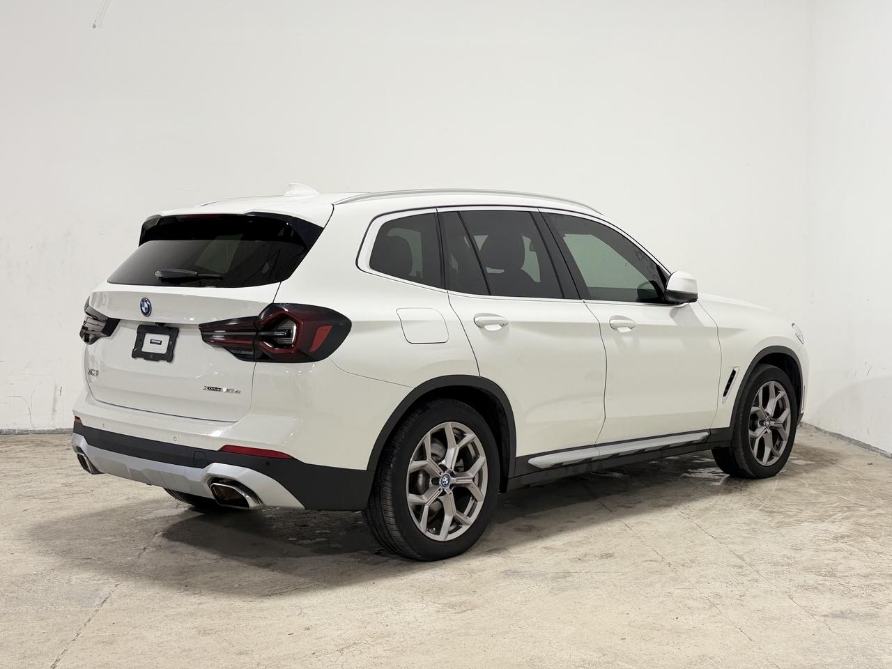 2023 BMW X3 X3 xDrive30e | RED INT. | PLUG IN HYBRID Photo4