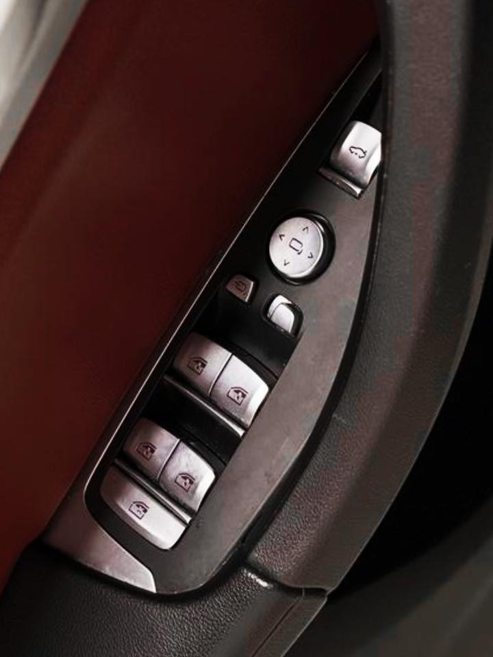 2023 BMW X3 X3 xDrive30e | RED INT. | PLUG IN HYBRID | CARPLAY Photo