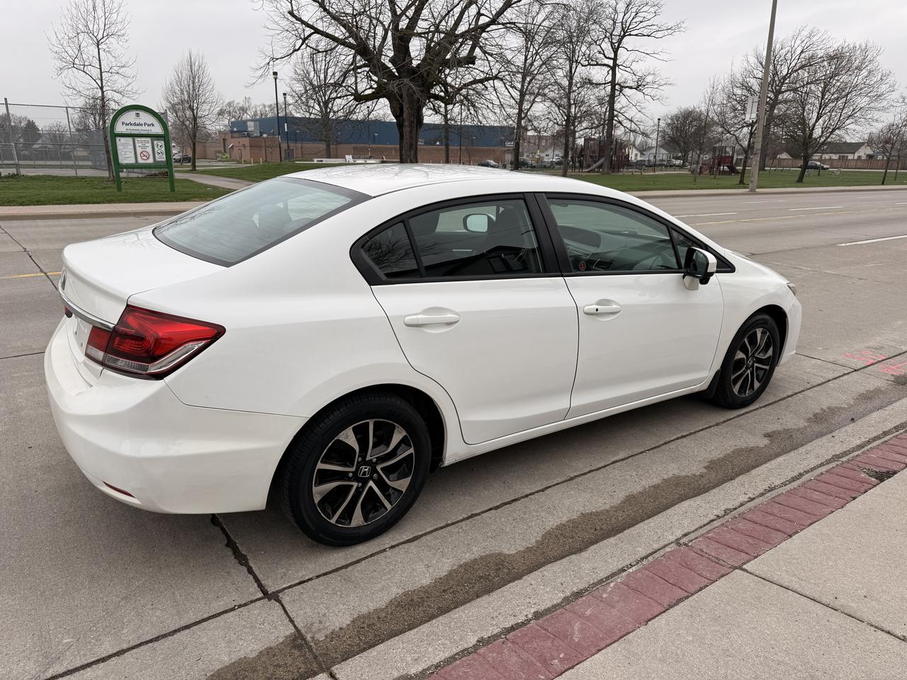 2014 Honda Civic 4dr CVT EX Photo