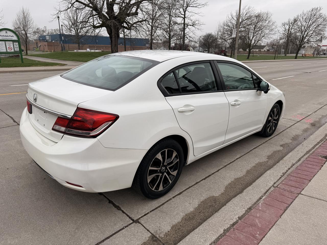 2014 Honda Civic 4dr CVT EX Photo