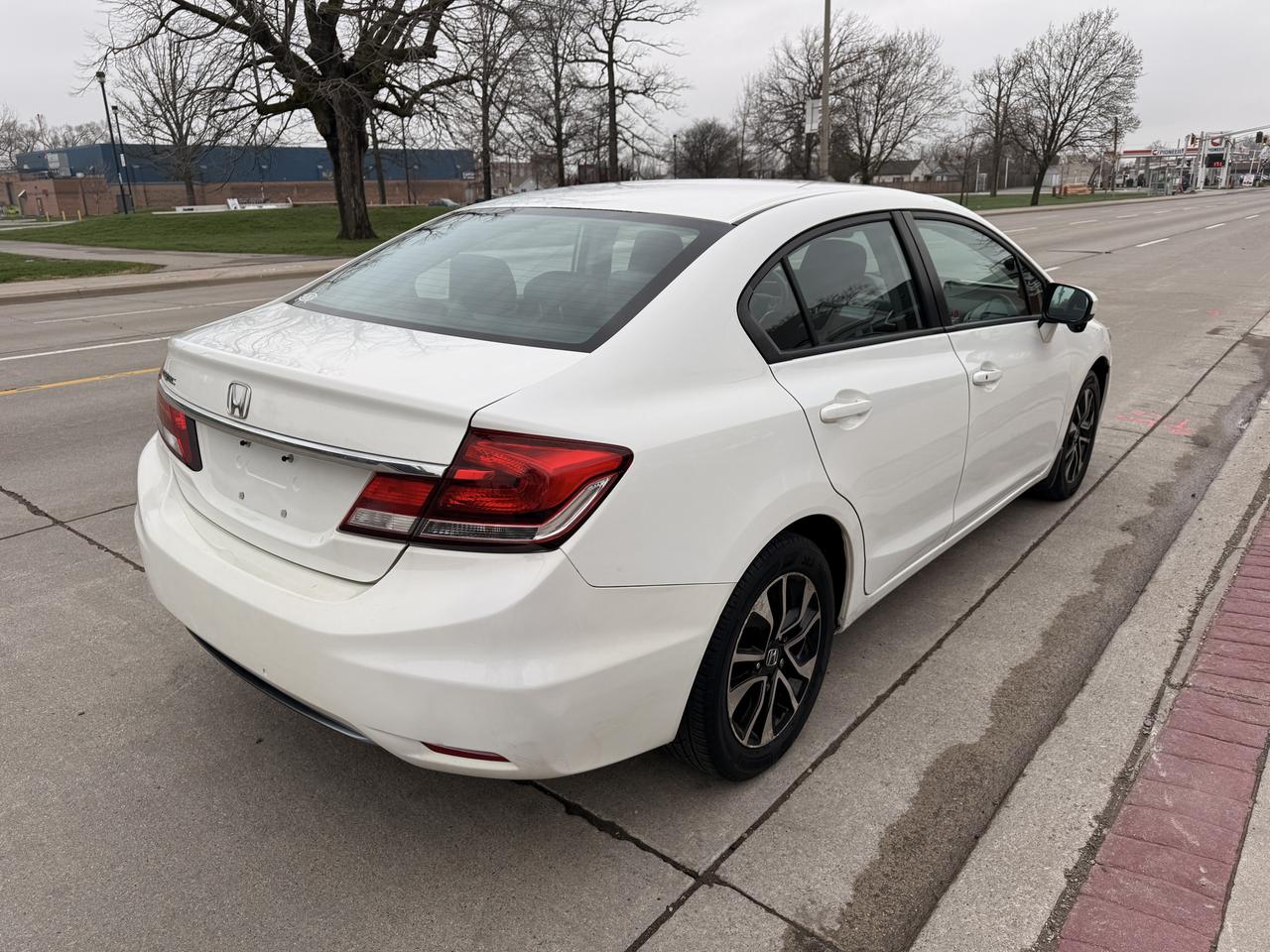 2014 Honda Civic 4dr CVT EX Photo