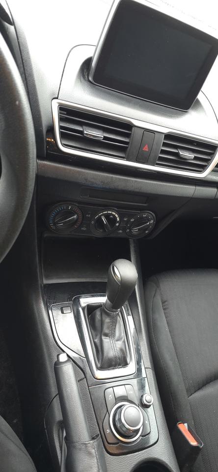 2016 Mazda MAZDA3 I Sport Photo