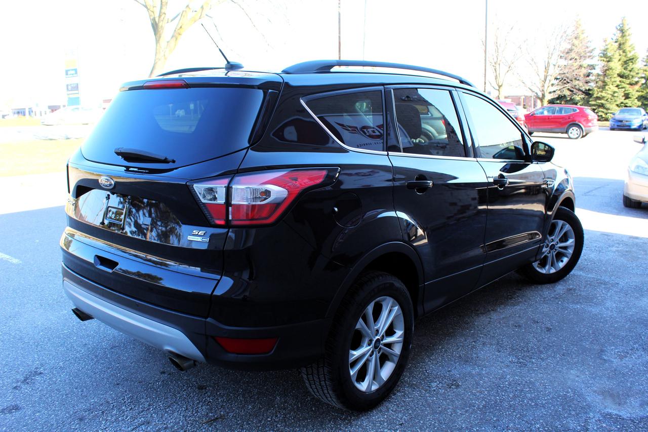 2017 Ford Escape SE Photo