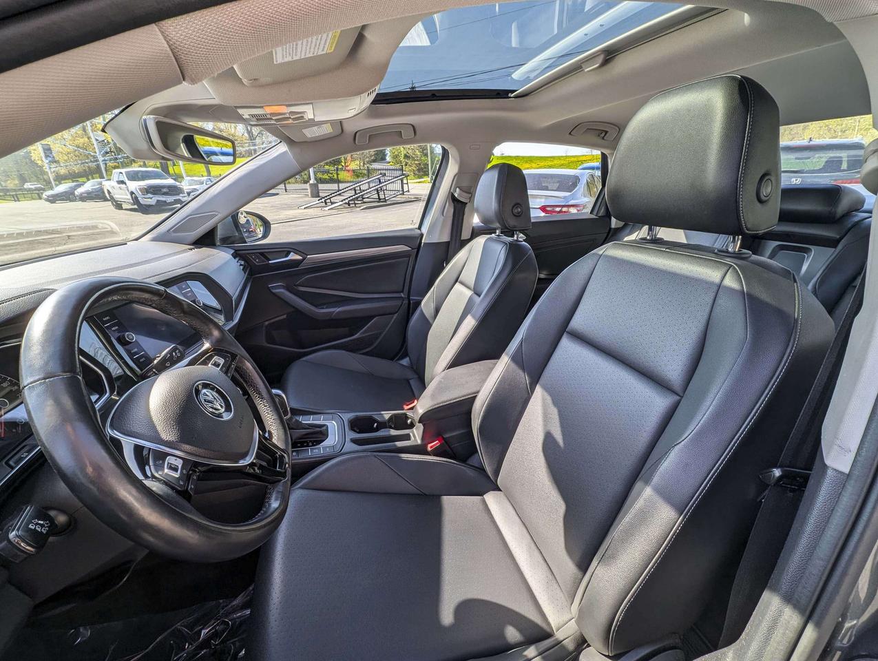 2019 Volkswagen Jetta SEL - CLEAN CARFAX, RMT START,SUNROOF, & MORE Photo
