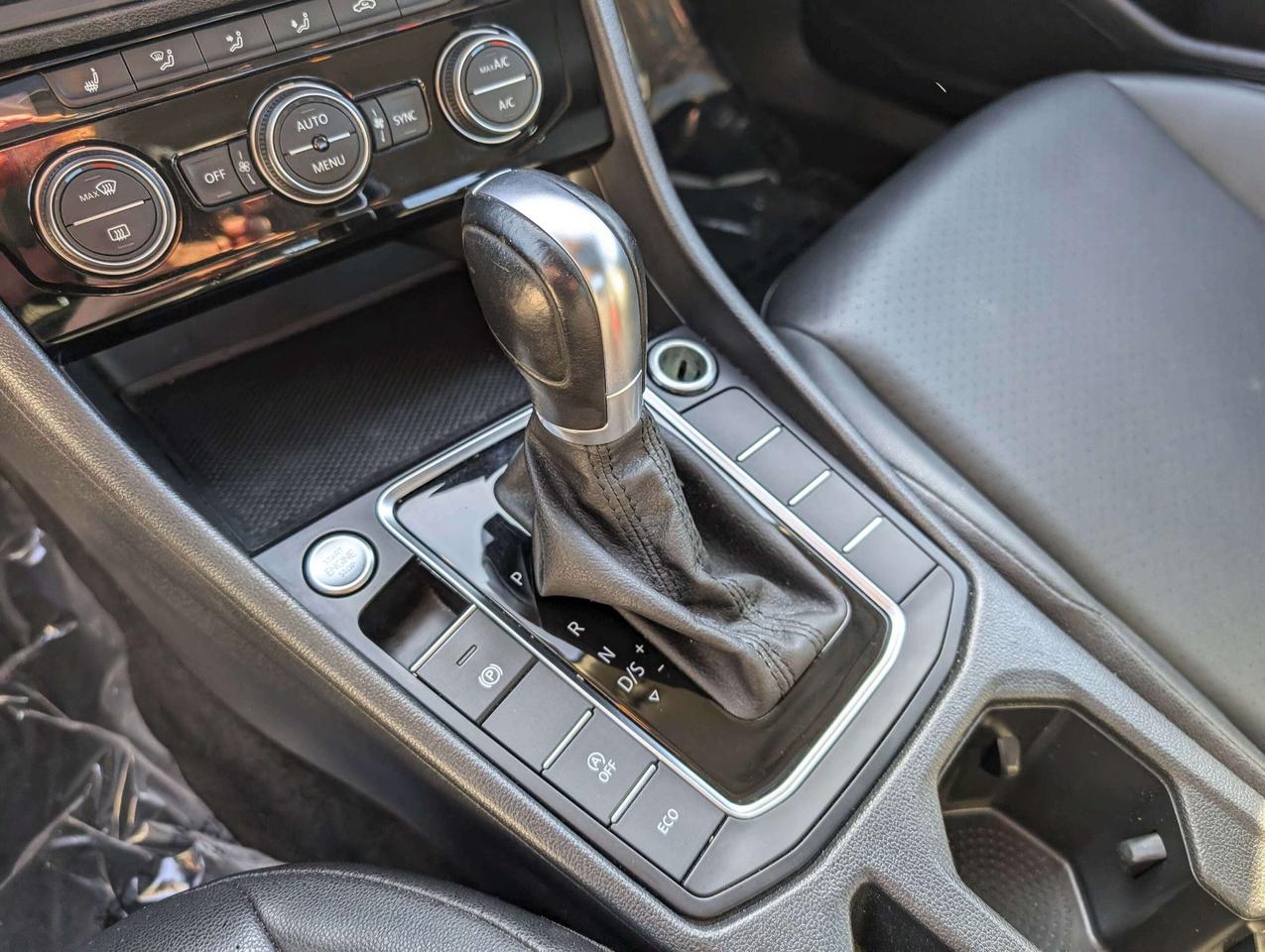 2019 Volkswagen Jetta SEL - CLEAN CARFAX, RMT START,SUNROOF, & MORE Photo