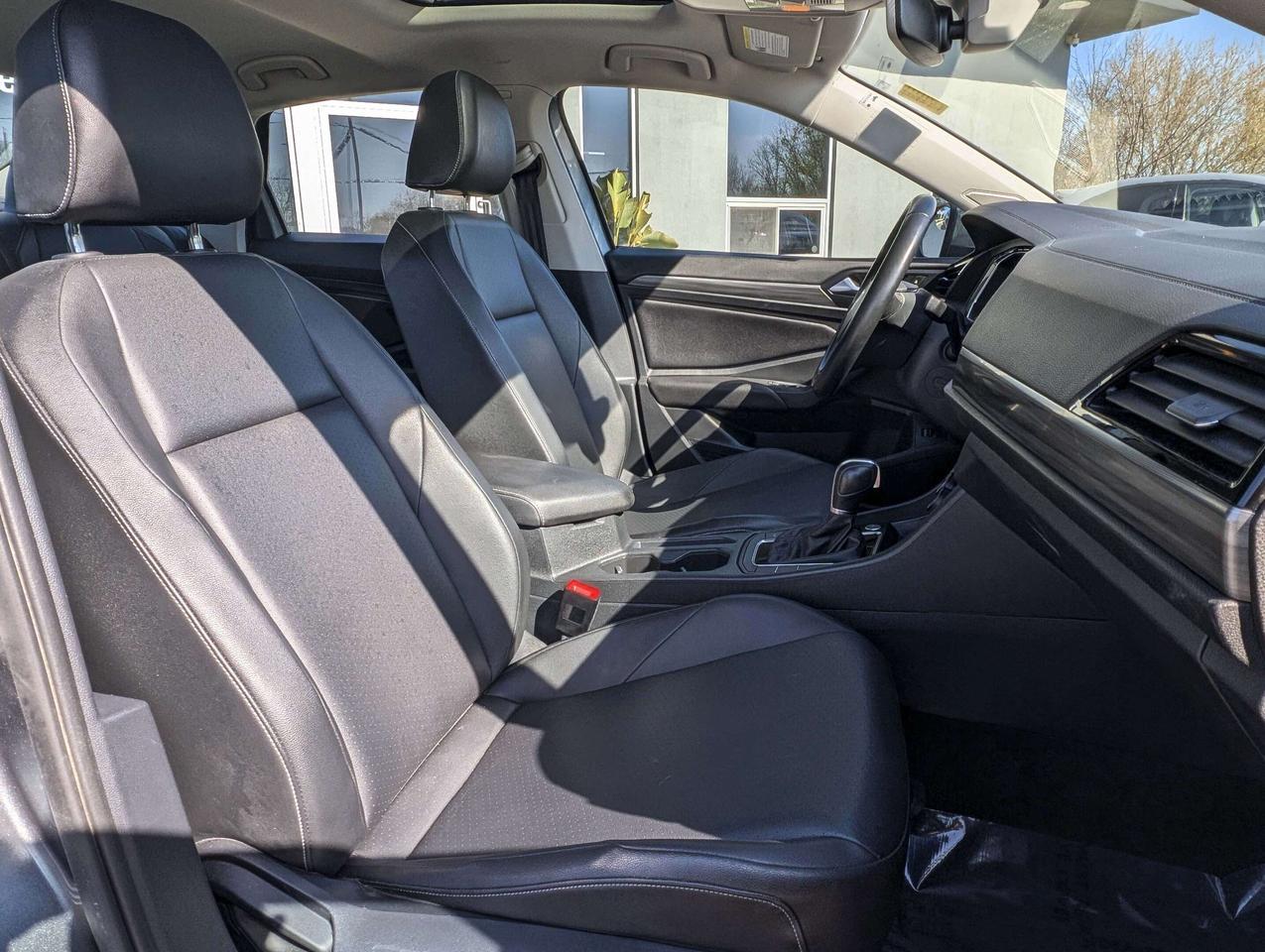 2019 Volkswagen Jetta SEL - CLEAN CARFAX, RMT START,SUNROOF, & MORE Photo