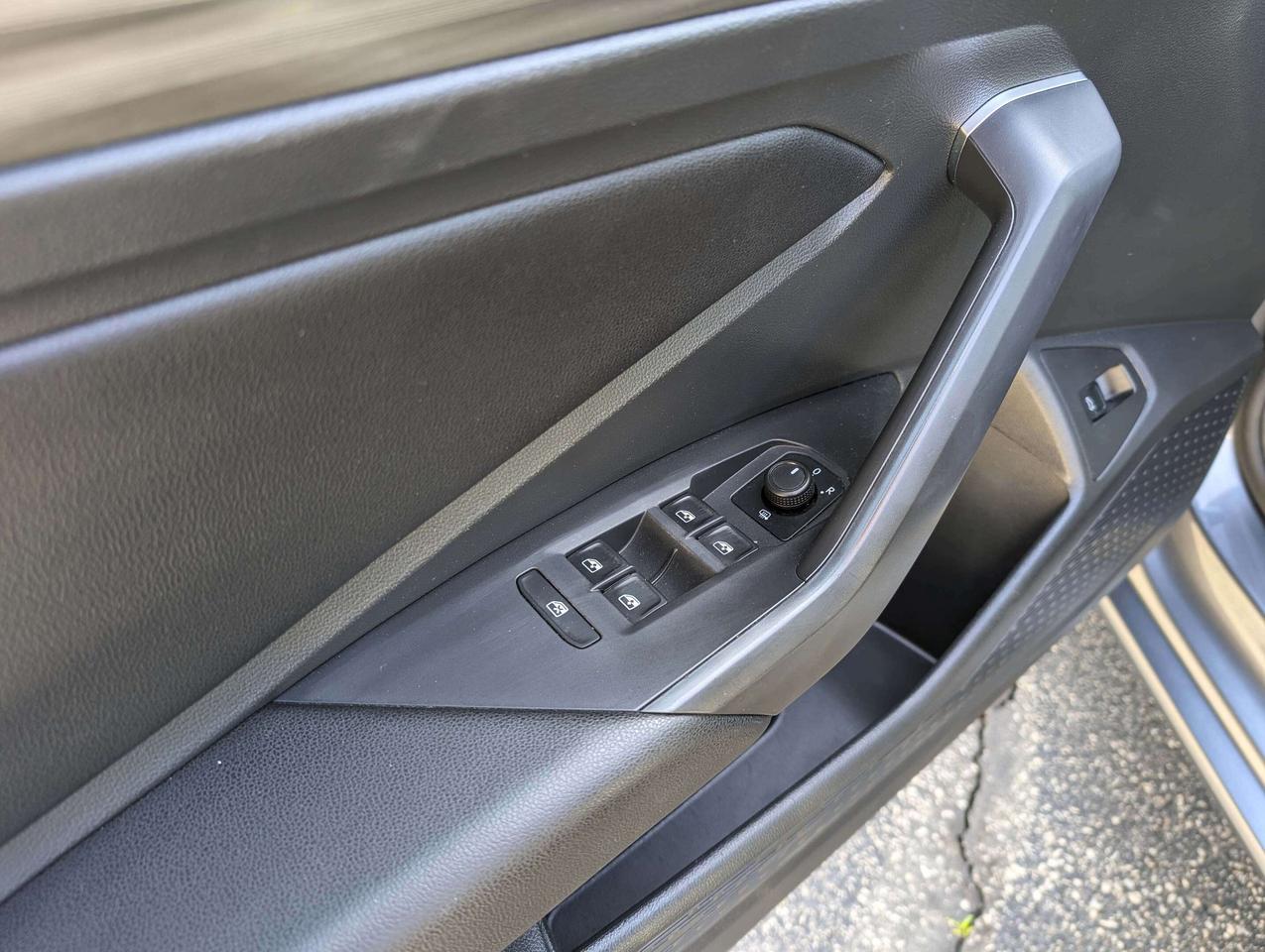 2019 Volkswagen Jetta SEL - CLEAN CARFAX, RMT START,SUNROOF, & MORE Photo