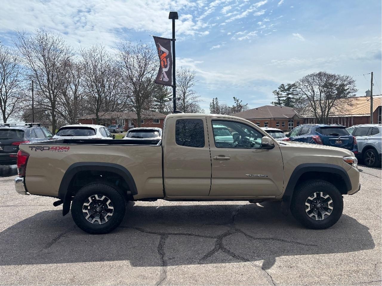 2018 Toyota Tacoma SR5 V6 TRD OFF ROAD ACCESS CAB NAV CLEAN CARFA Photo