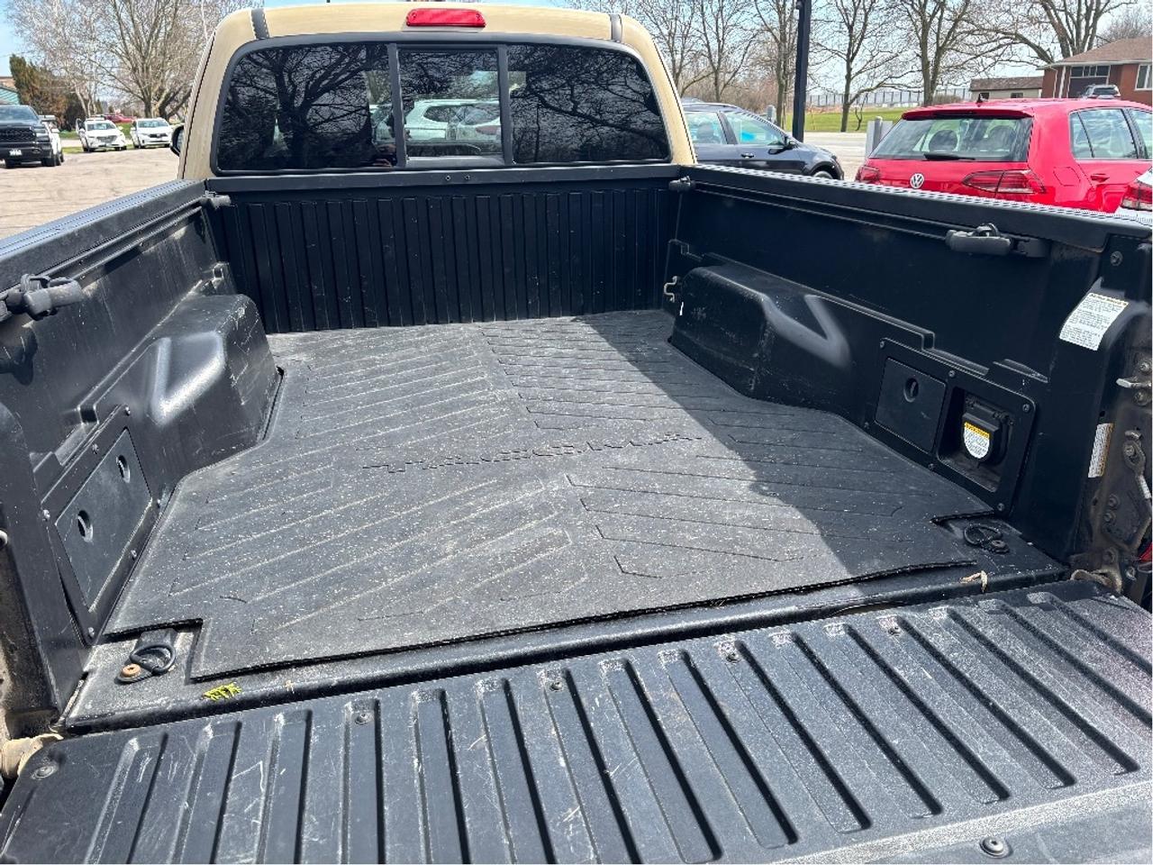 2018 Toyota Tacoma SR5 V6 TRD OFF ROAD ACCESS CAB NAV CLEAN CARFA Photo