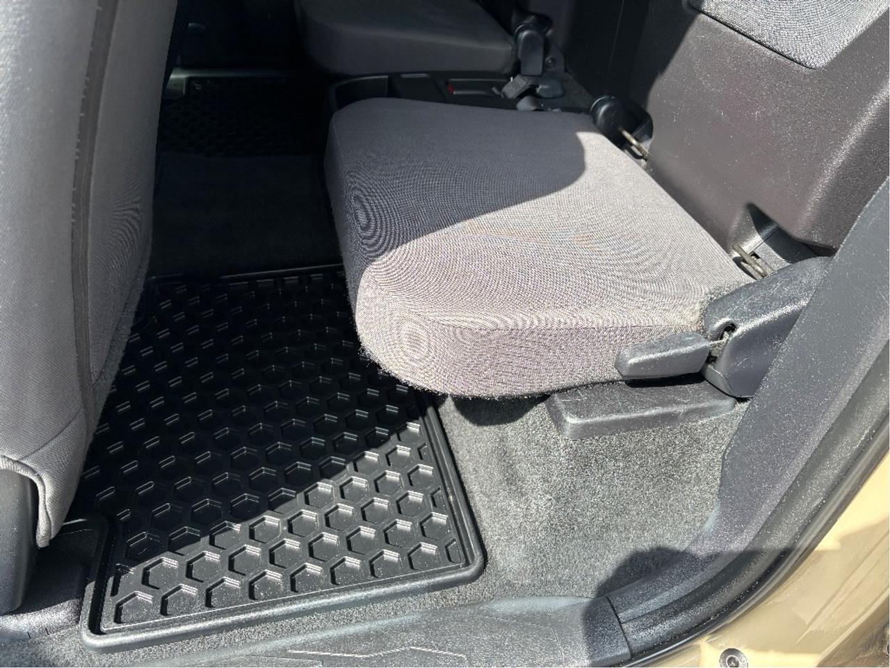 2018 Toyota Tacoma SR5 V6 TRD OFF ROAD ACCESS CAB NAV CLEAN CARFA Photo