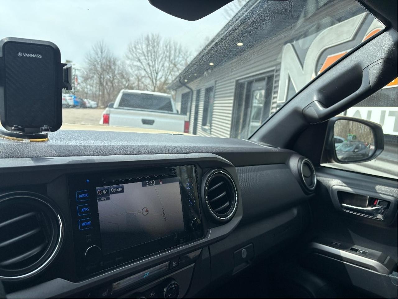 2018 Toyota Tacoma SR5 V6 TRD OFF ROAD ACCESS CAB NAV CLEAN CARFA Photo