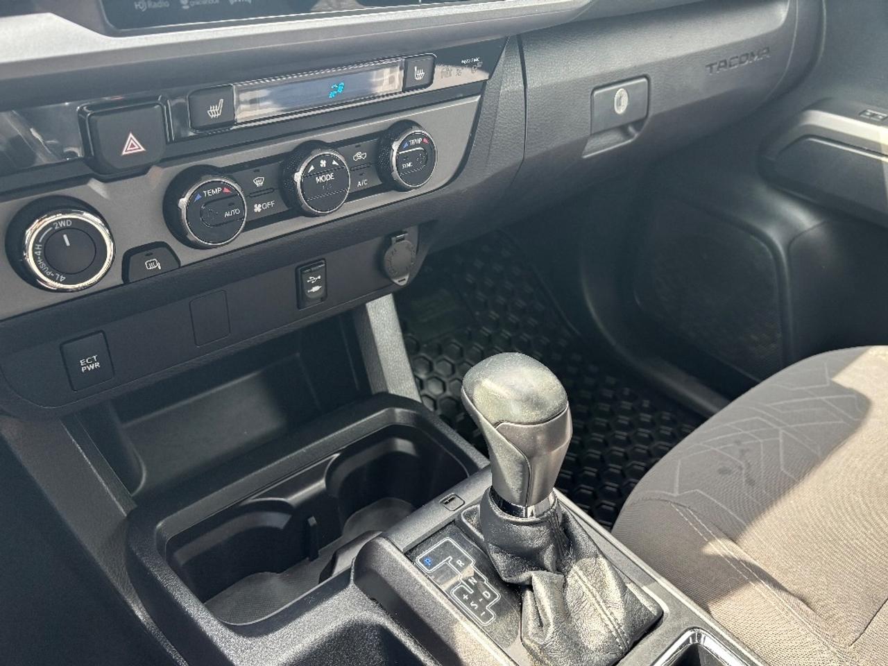 2018 Toyota Tacoma SR5 V6 TRD OFF ROAD ACCESS CAB NAV CLEAN CARFA Photo