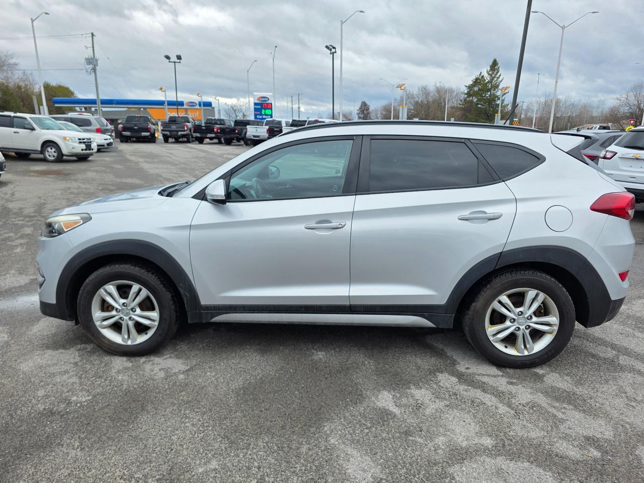 2017 Hyundai Tucson Luxury 2.0 4dr All-Wheel Drive Photo4