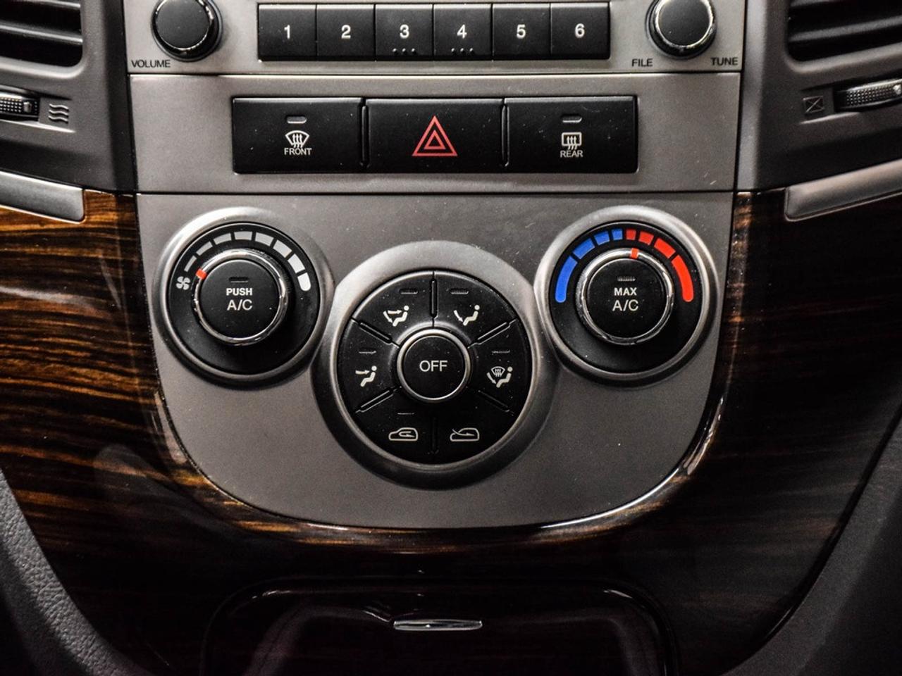 2012 Hyundai Santa Fe  Photo