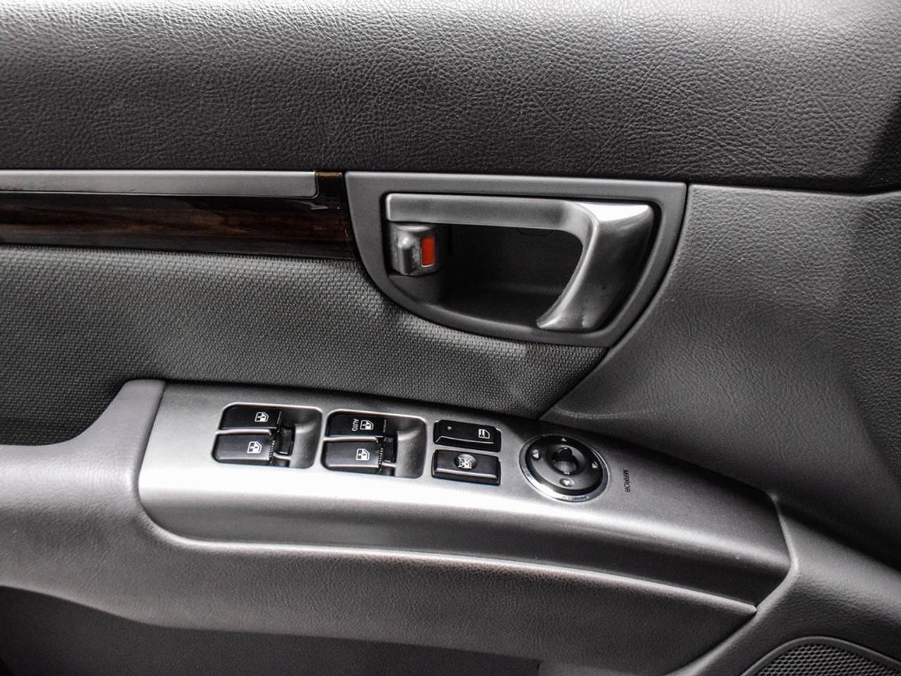 2012 Hyundai Santa Fe  Photo