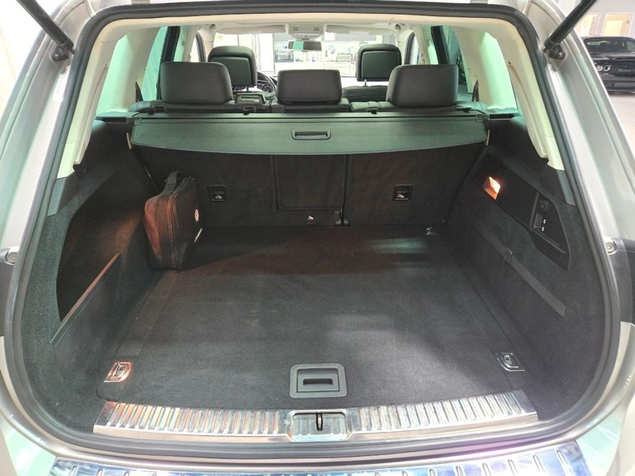 2016 Volkswagen Touareg TDI 4MOTION TECHNOLOGY TRAILER HITCH Photo