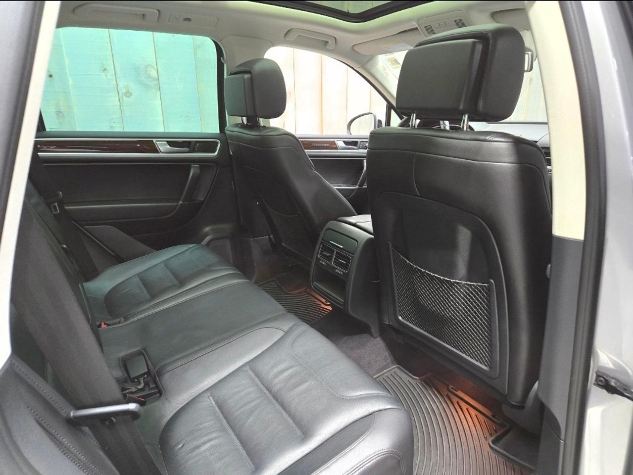 2016 Volkswagen Touareg TDI 4MOTION TECHNOLOGY TRAILER HITCH Photo