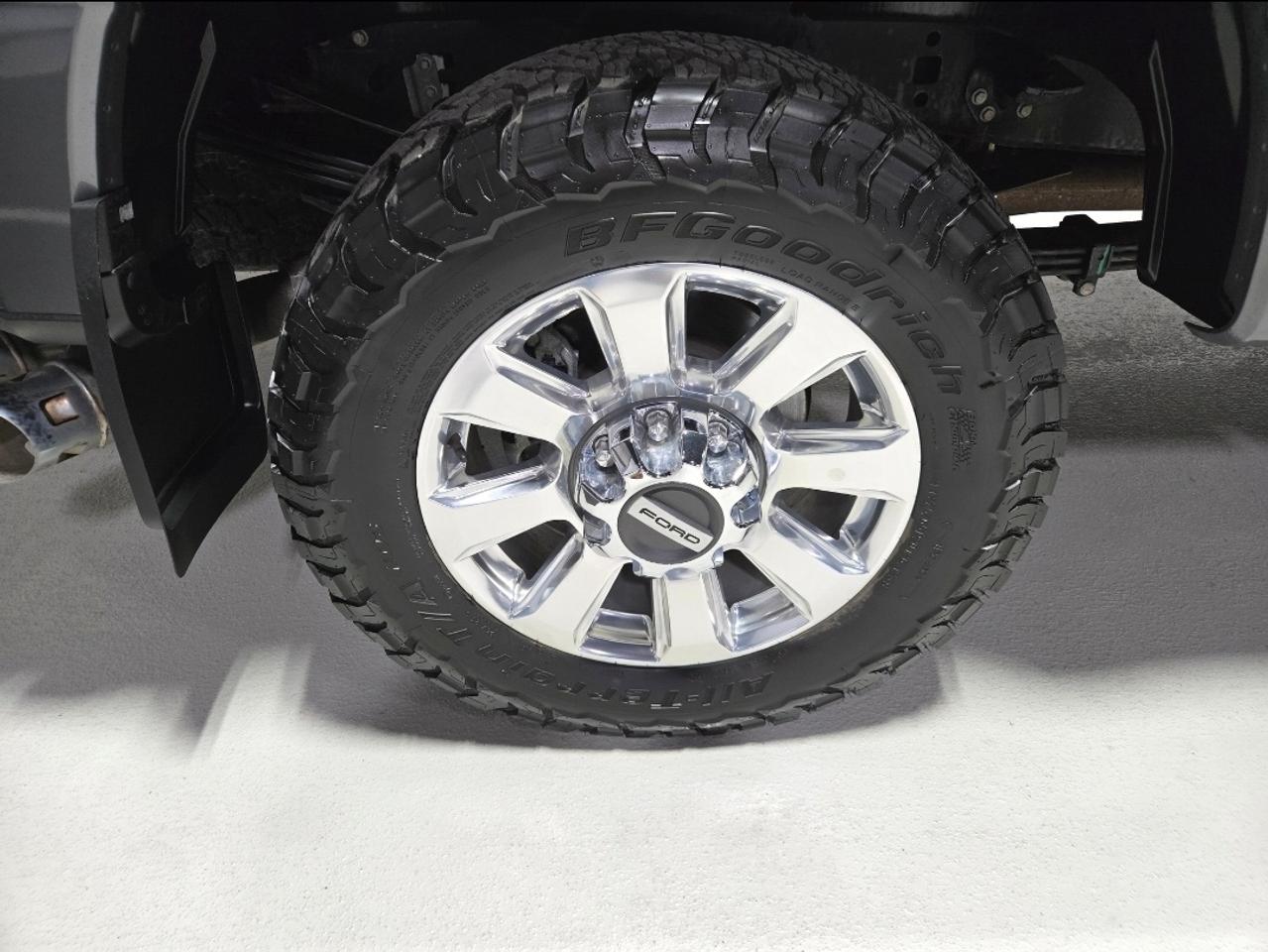 2022 Ford F-250 PLATINUM CREW CAB 6.7L POWER STROKE LOW KMS Photo