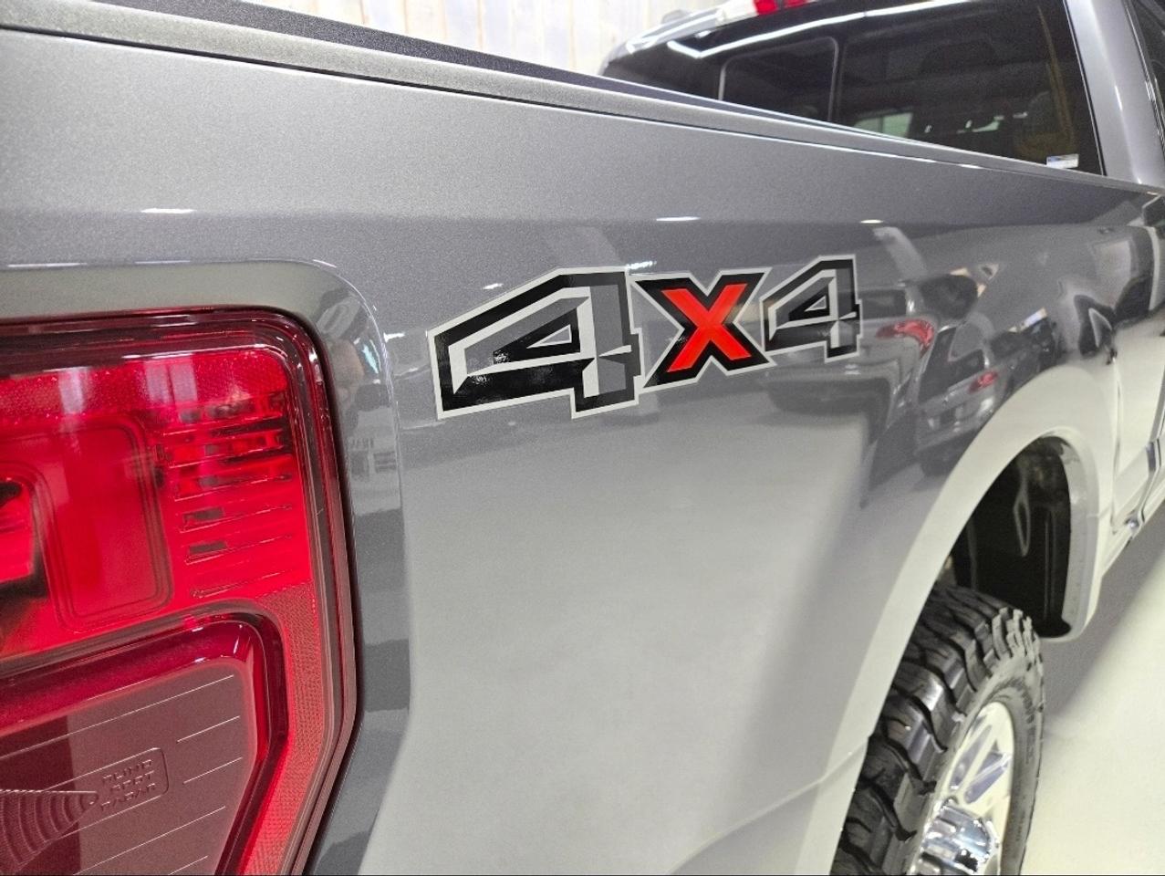 2022 Ford F-250 PLATINUM CREW CAB 6.7L POWER STROKE LOW KMS Photo