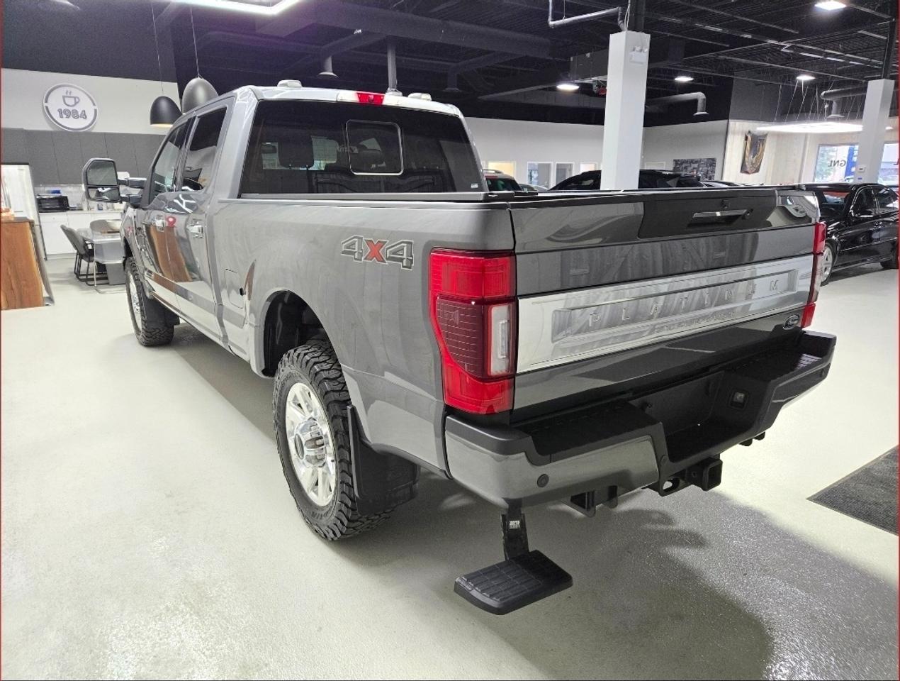 2022 Ford F-250 PLATINUM CREW CAB 6.7L POWER STROKE LOW KMS Photo