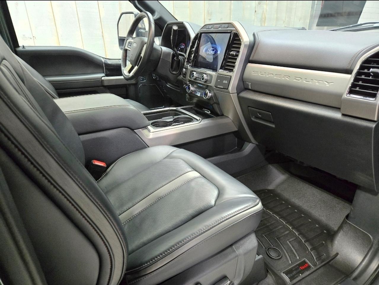 2022 Ford F-250 PLATINUM CREW CAB 6.7L POWER STROKE LOW KMS Photo