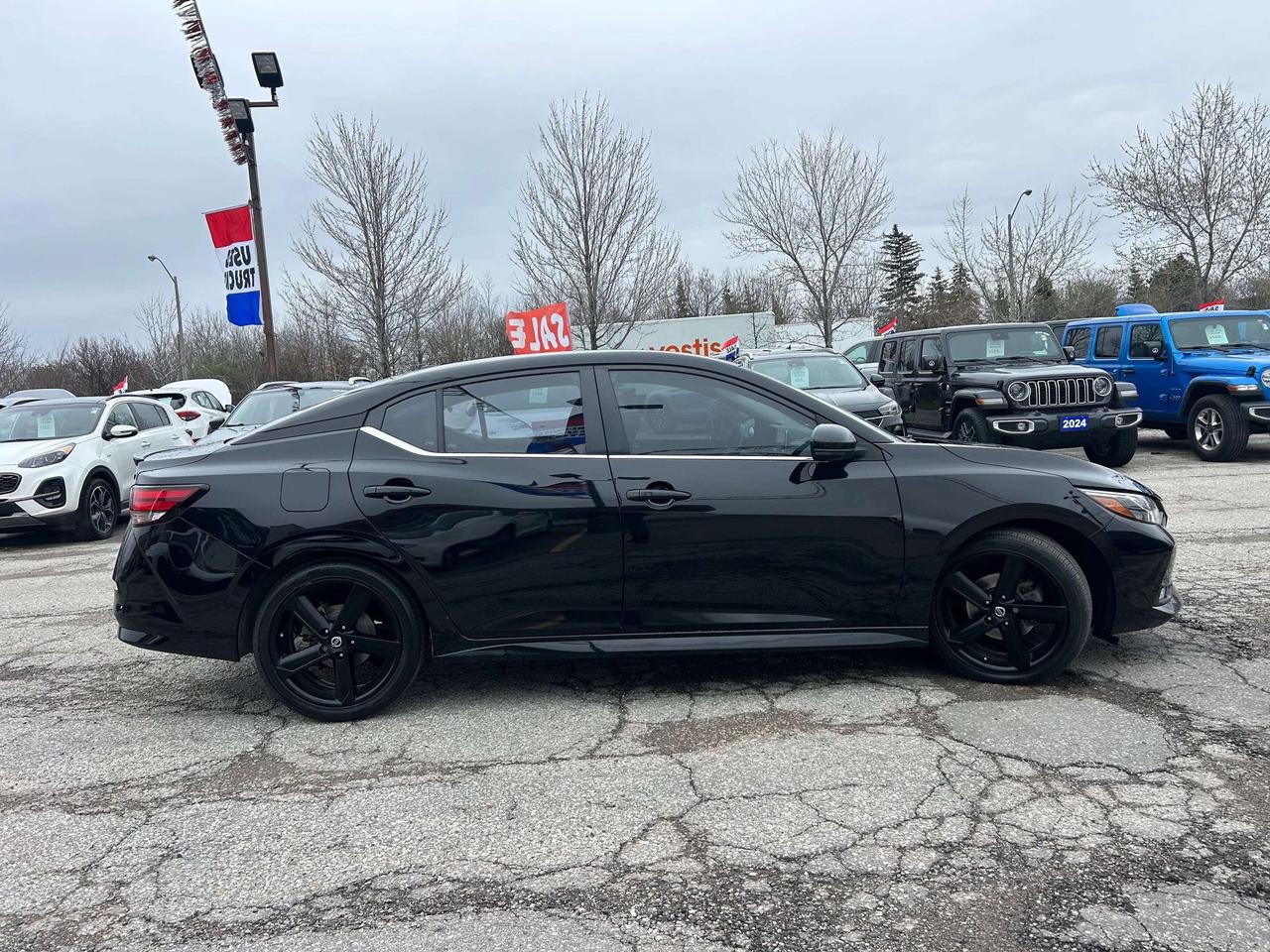 2023 Nissan Sentra SR Midnight Edition w/Intelligent Cruise, CarPlay Photo