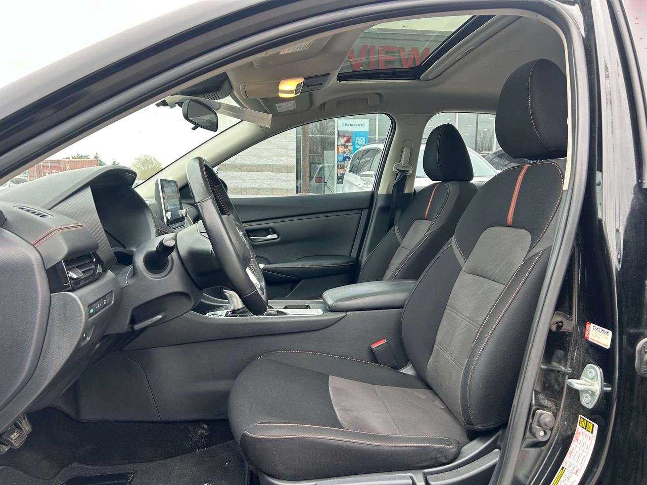 2023 Nissan Sentra SR Midnight Edition w/Intelligent Cruise, CarPlay Photo