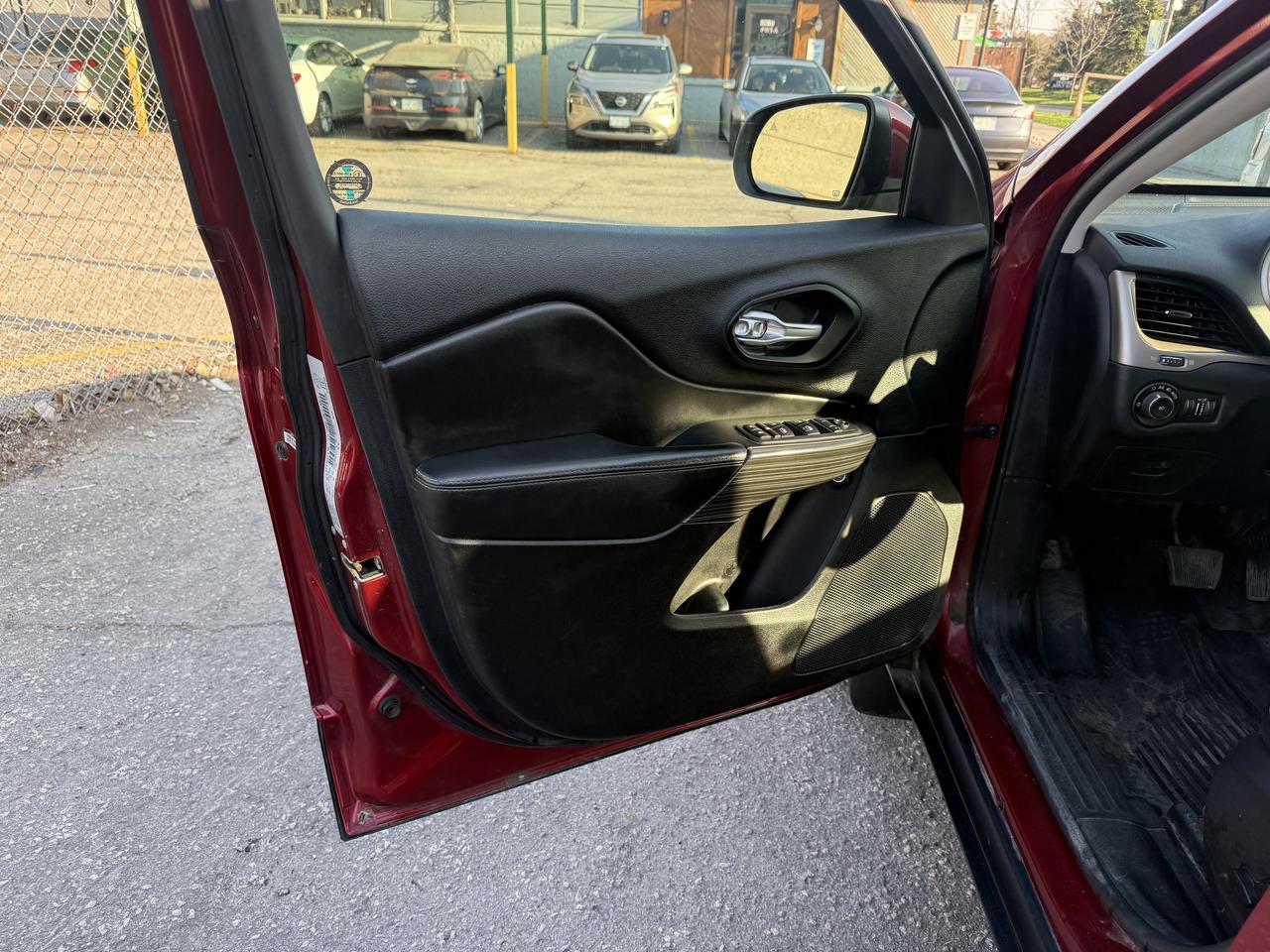 2015 Jeep Cherokee *** 3 YEAR WARRANTY INCLUDED *** Photo