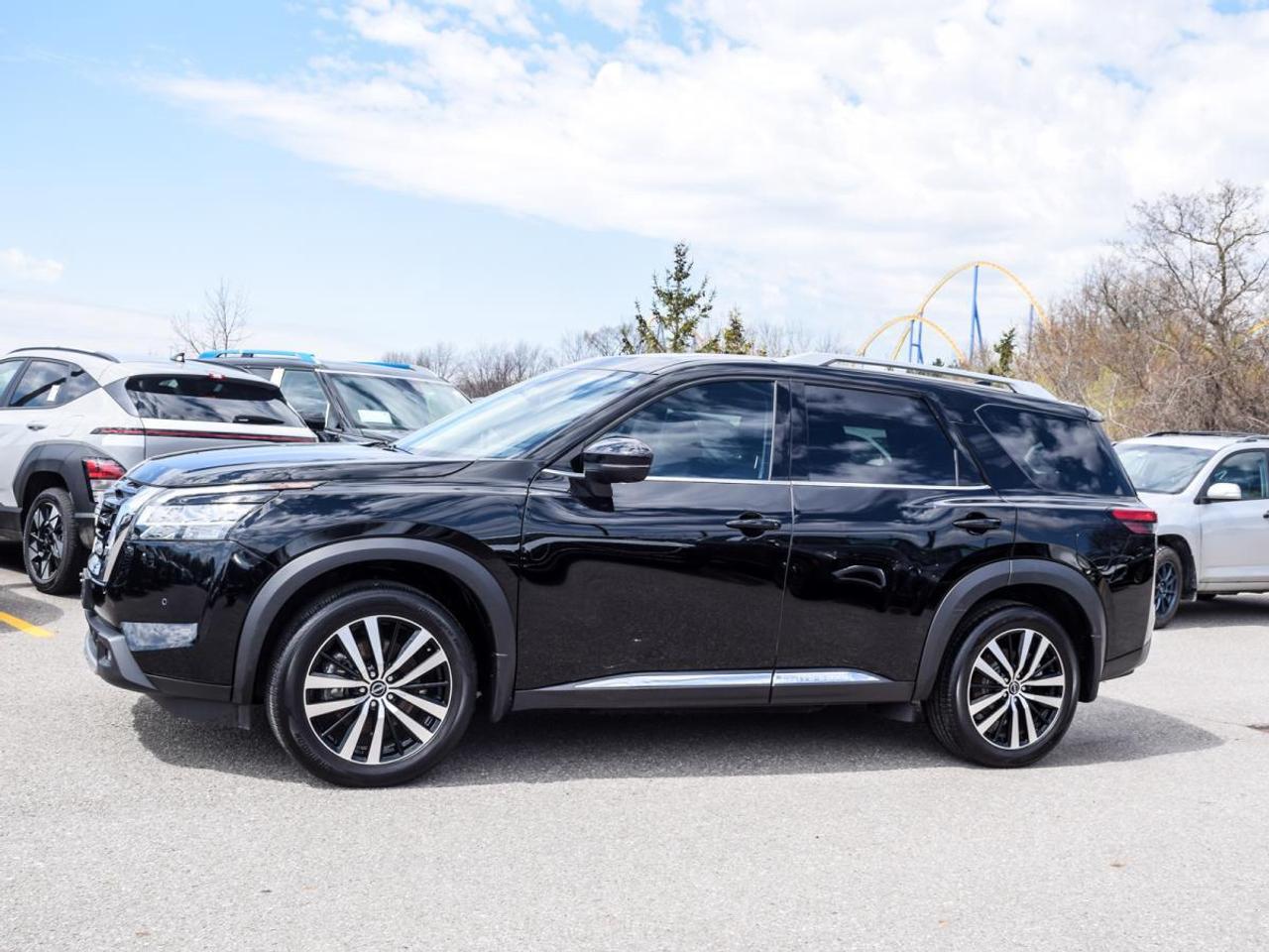 2023 Nissan Pathfinder PLATINUM   1owner, No Accidents, LOW KMS Photo