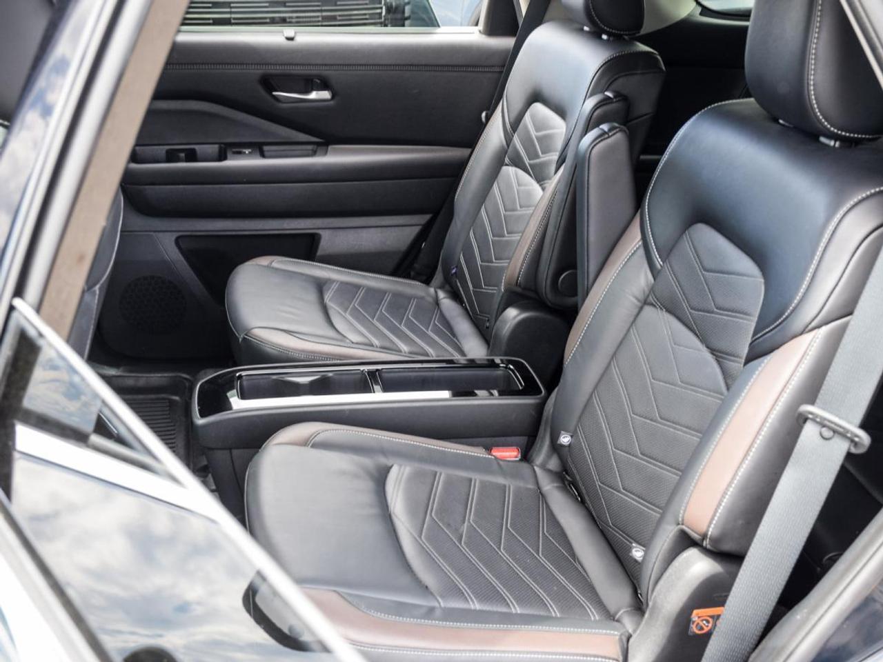 2023 Nissan Pathfinder PLATINUM   1owner, No Accidents, LOW KMS Photo