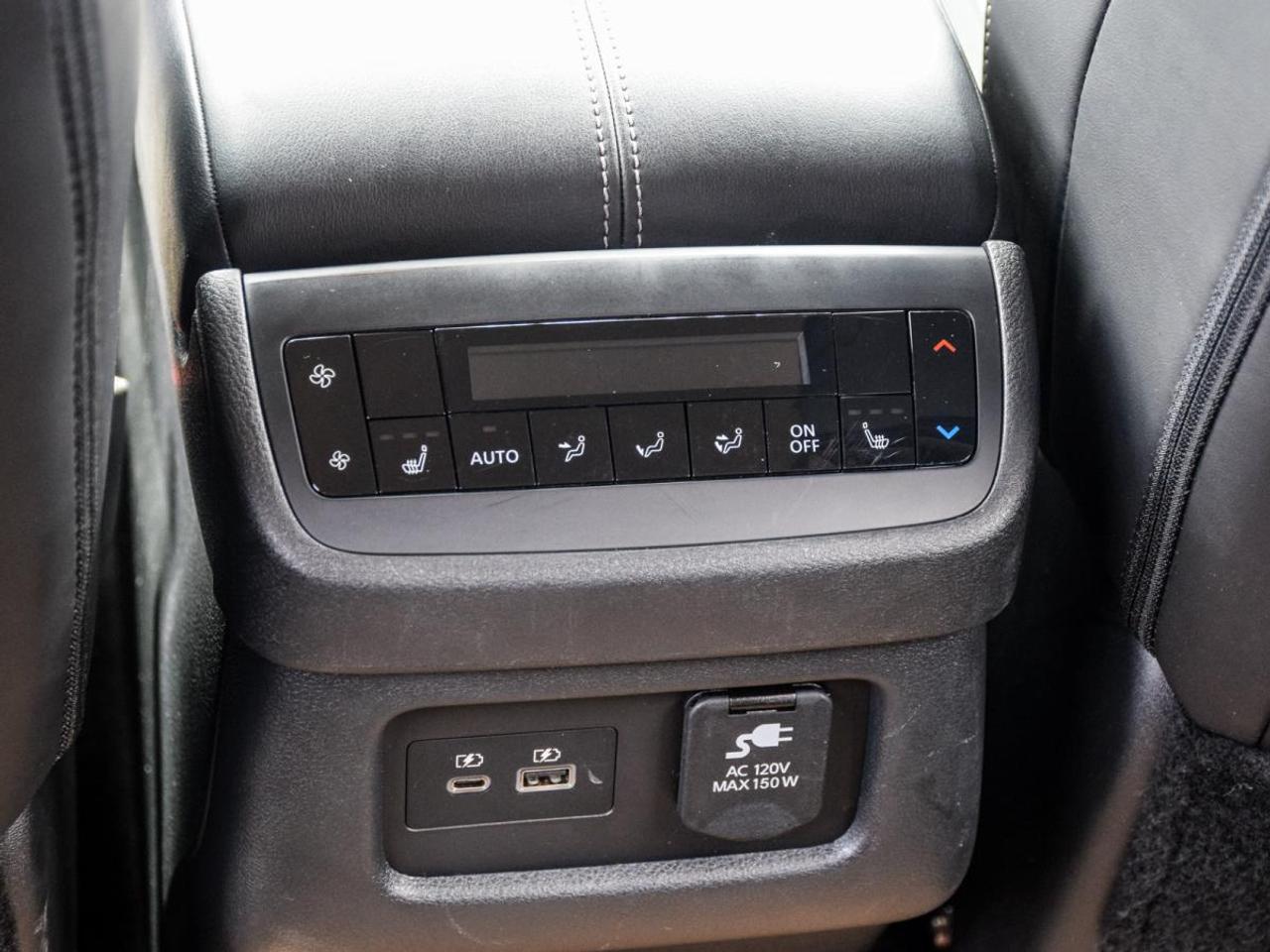 2023 Nissan Pathfinder PLATINUM   1owner, No Accidents, LOW KMS Photo