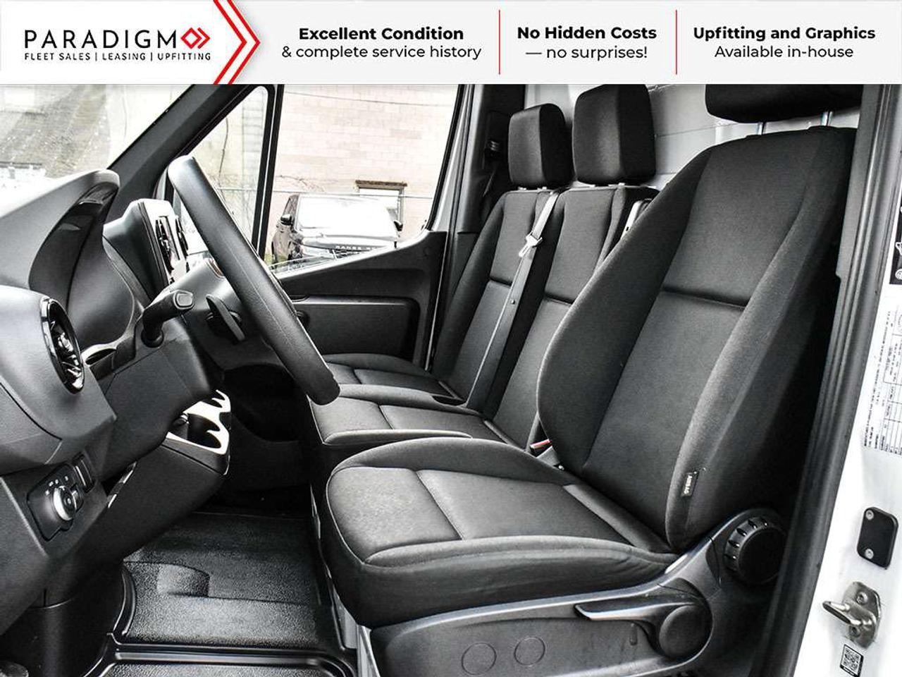 2022 Mercedes-Benz Sprinter 4500 14ft Cube Box Standard Truck With Liftgate Photo