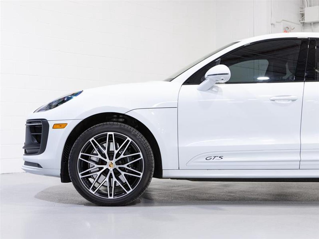 2024 Porsche Macan GTS AWD Photo