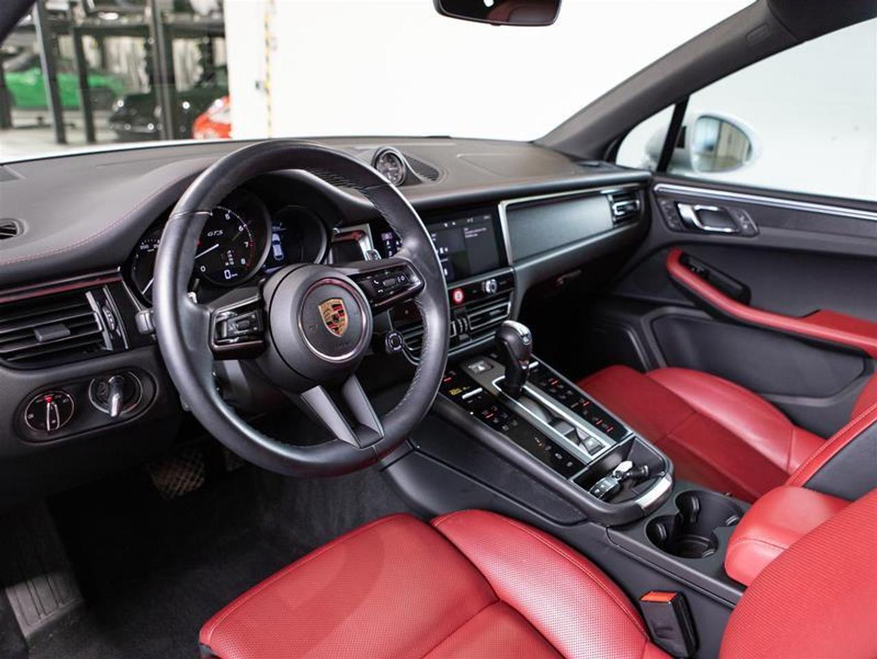 2024 Porsche Macan GTS AWD Photo