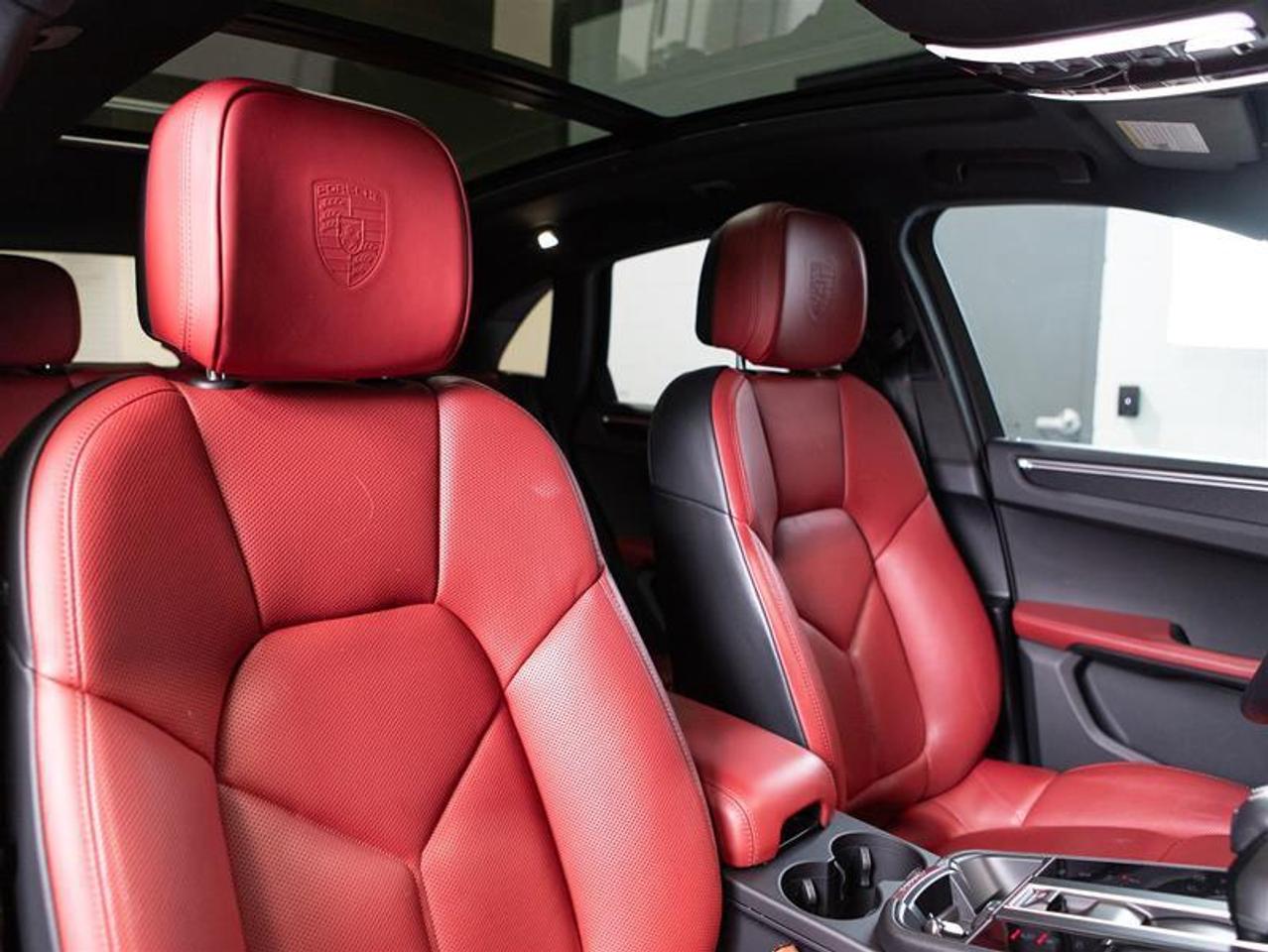 2024 Porsche Macan GTS AWD Photo