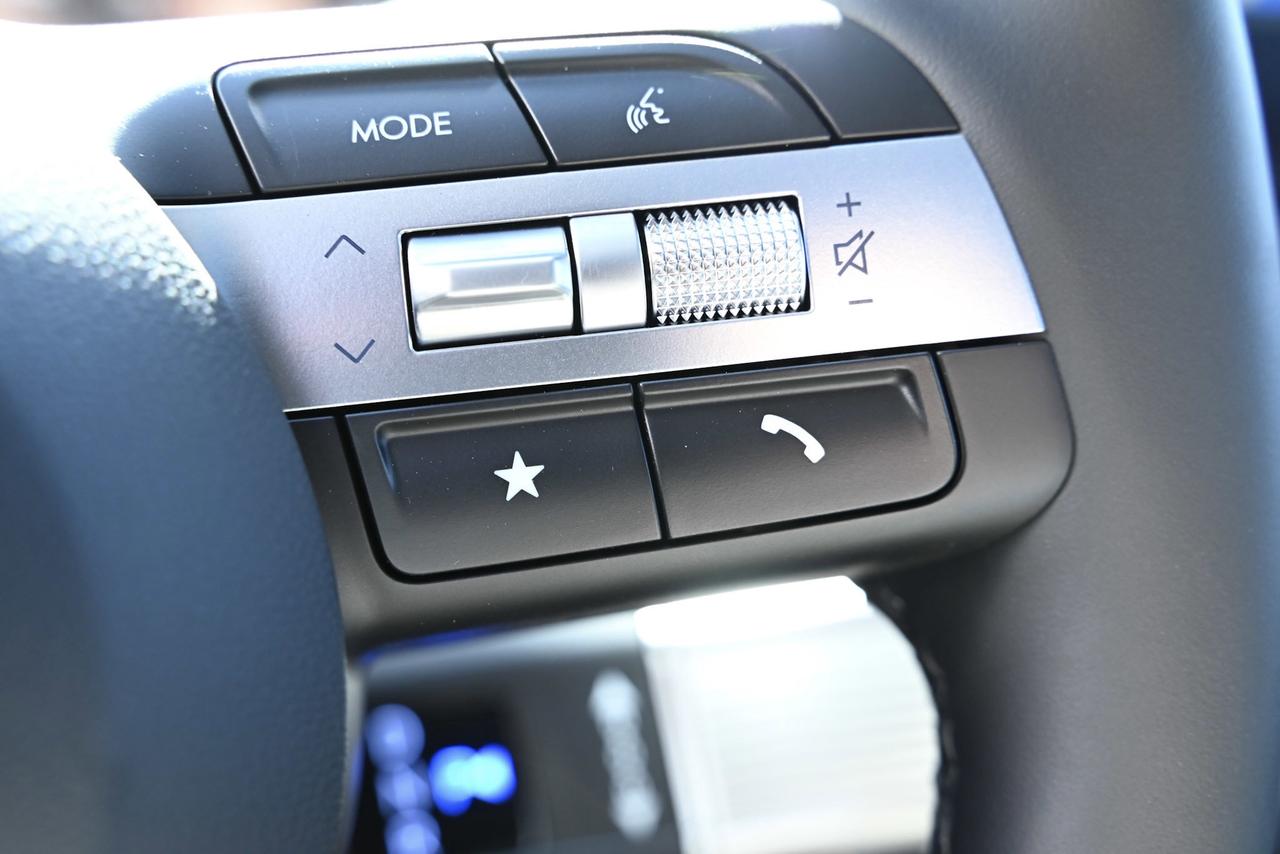 2025 Hyundai Tucson Plug-In Hybrid ULTIMATE/ 51K EV RANGE/ GOVERNMENT REBATE Photo