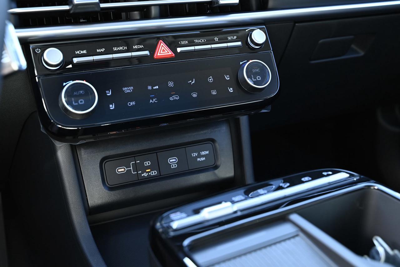 2025 Hyundai Tucson Plug-In Hybrid ULTIMATE/ 51K EV RANGE/ GOVERNMENT REBATE Photo