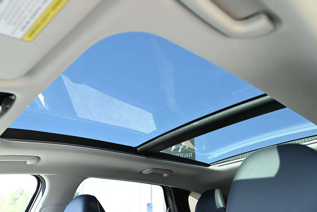 2025 Hyundai Tucson Plug-In Hybrid ULTIMATE/ 51K EV RANGE/ GOVERNMENT REBATE Photo
