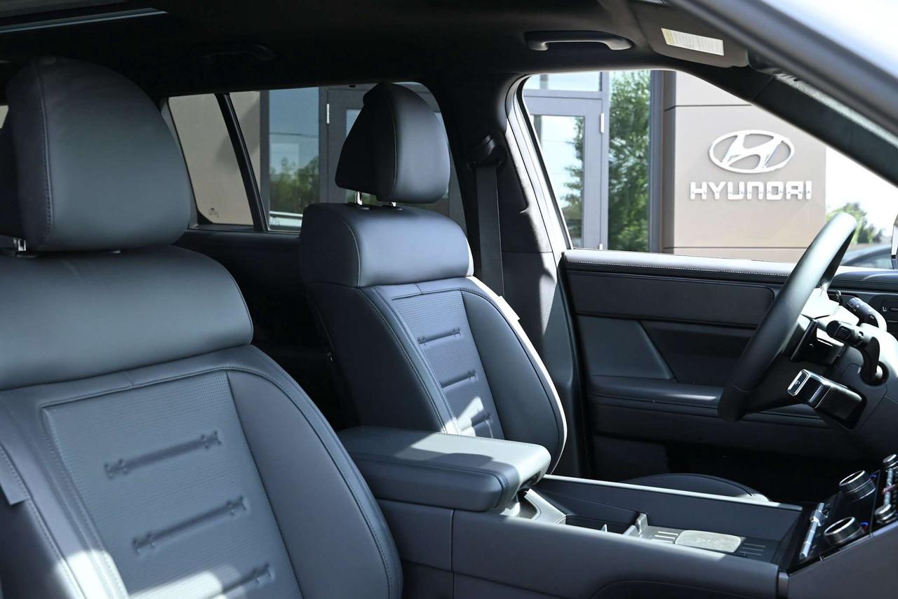 2025 Hyundai Santa Fe ULTIMATE CALLIGRAPHY AWD Photo