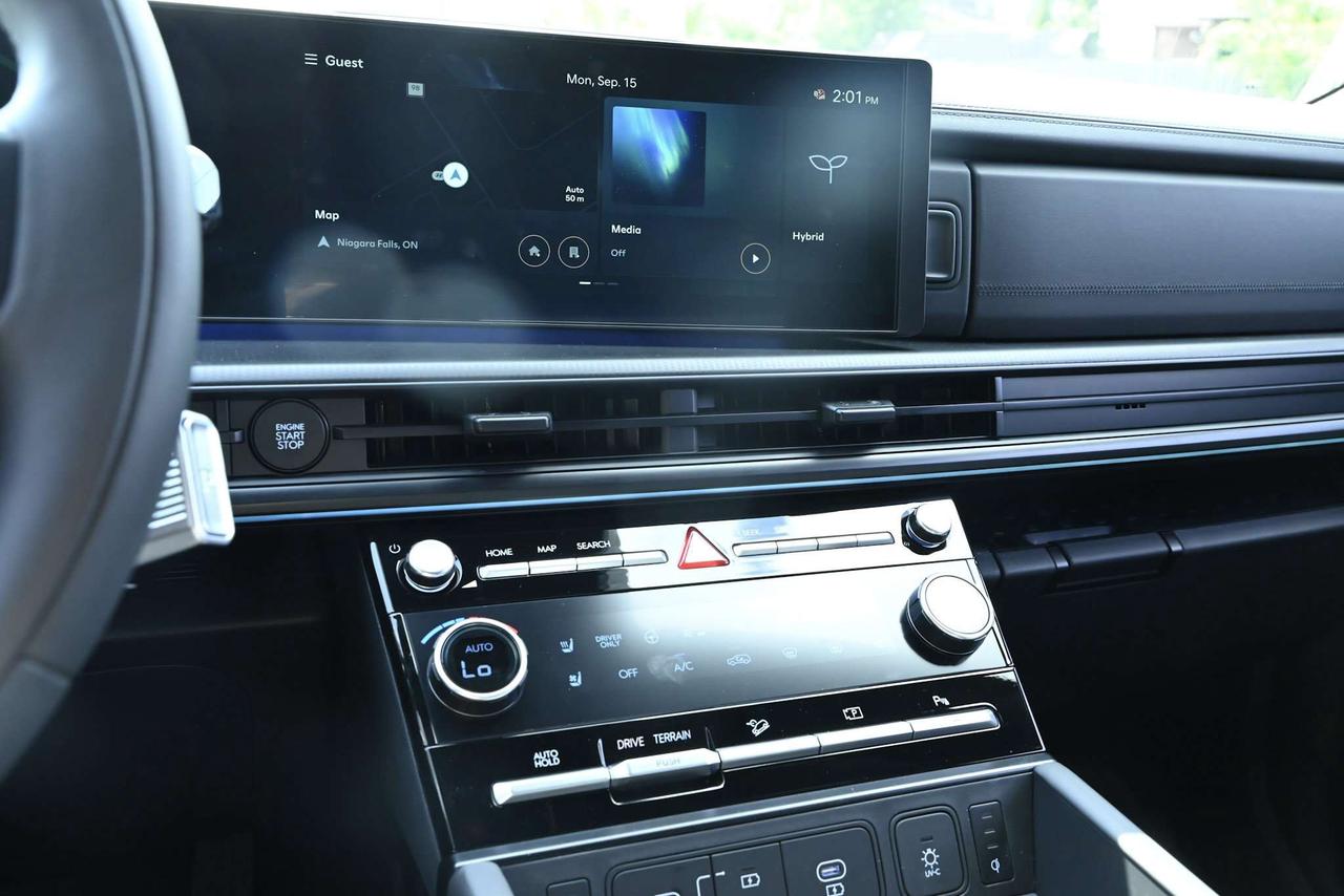 2025 Hyundai Santa Fe ULTIMATE CALLIGRAPHY AWD Photo