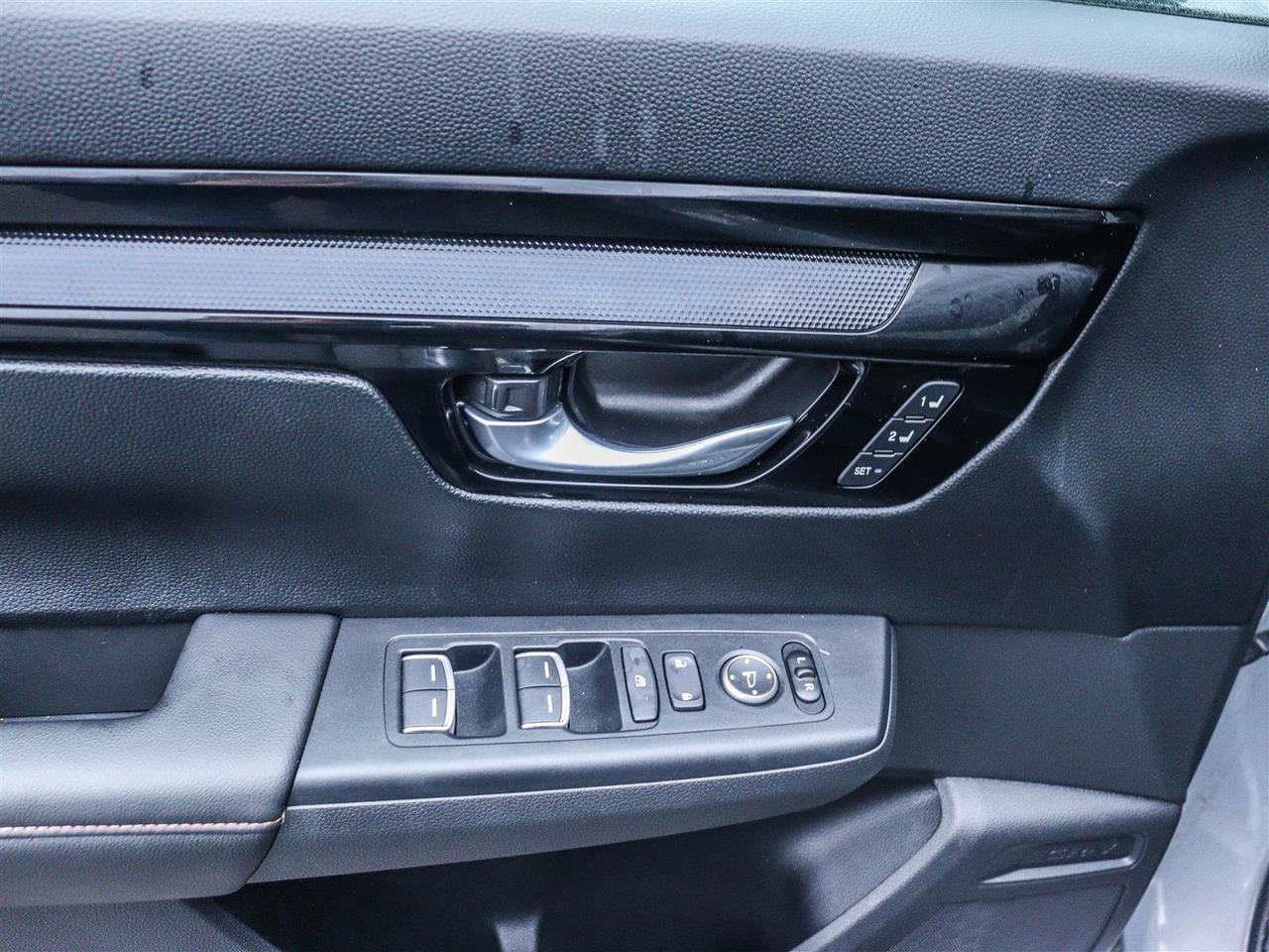 2024 Honda CR-V Hybrid Touring LEATHER NAVI SUNROOF Photo