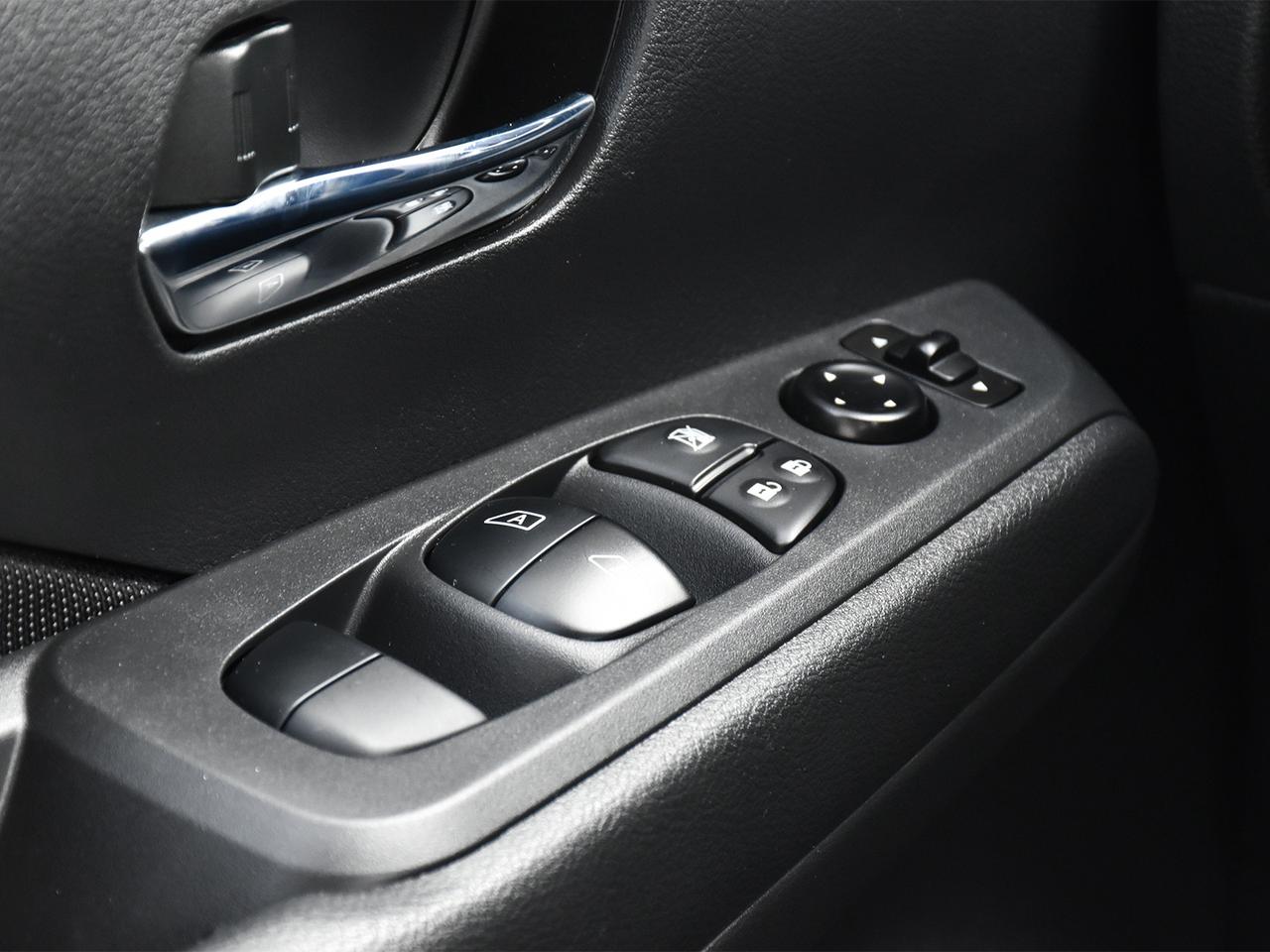 2023 Nissan Kicks SV  - Certified - Heated Seats Photo