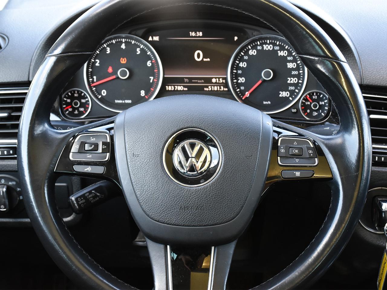 2016 Volkswagen Touareg Comfortline  - 	Navigation Photo