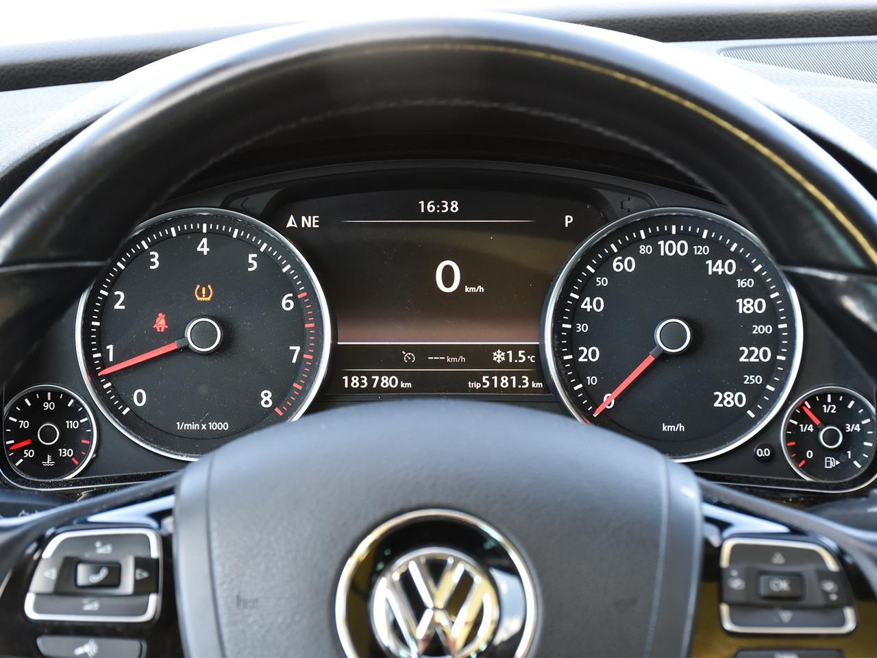 2016 Volkswagen Touareg Comfortline  - 	Navigation Photo