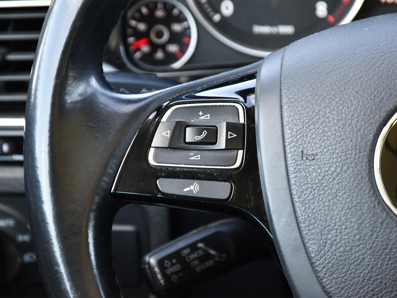 2016 Volkswagen Touareg Comfortline  - 	Navigation Photo